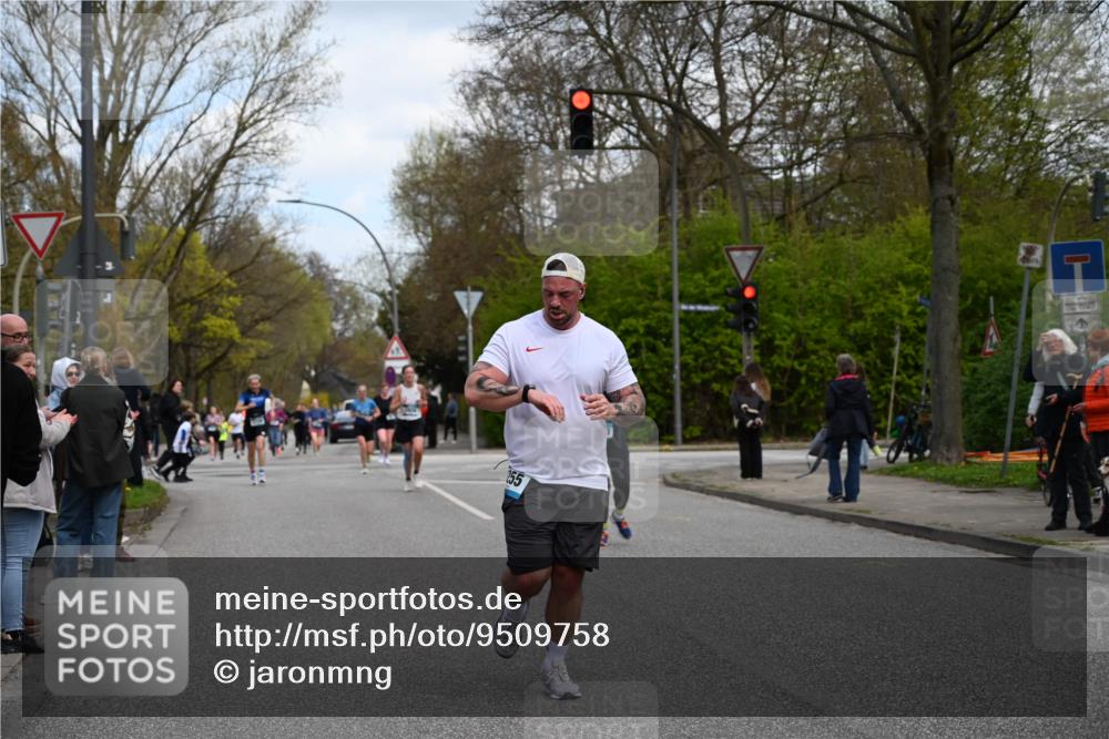 12.04.2026 - 45. Internationalen Wilhelmsburger Insellauf J. Mangold http://msf.ph/oto/9509758 12.04.2026 12:58:32 Ziel 4873, 4344, 3889, 3309, 5613, 3525, 5422, 3088, 3255, 5174, 5846, 3286, 3623, 4822, 2015, 3926, 3728, 4023, 2009, 4875, 5276, 3017, 5111, 5124, 5644, 5718, 2082, 4741, 5191, 4287 meine-sportfotos.de