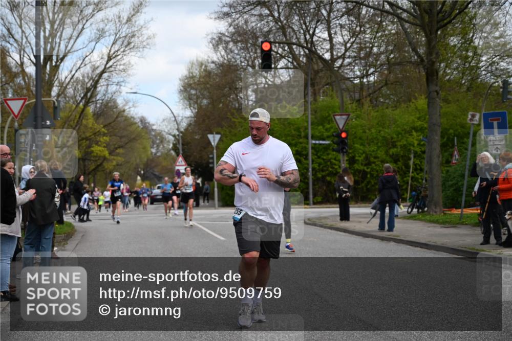 12.04.2026 - 45. Internationalen Wilhelmsburger Insellauf J. Mangold http://msf.ph/oto/9509759 12.04.2026 12:58:33 Ziel 4873, 4344, 3889, 3309, 5613, 3525, 5422, 3088, 3255, 5174, 5174, 5846, 3286, 3623, 4822, 2015, 3926, 3728, 4023, 2009, 4875, 5276, 3017, 5111, 5124, 5644, 5718, 2082, 4741, 5191, 4287, 5219, 2068 meine-sportfotos.de