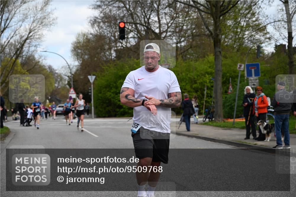 12.04.2026 - 45. Internationalen Wilhelmsburger Insellauf J. Mangold http://msf.ph/oto/9509768 12.04.2026 12:58:33 Ziel 4873, 4344, 3889, 3309, 5613, 3525, 5422, 3088, 3255, 5174, 5174, 5846, 3286, 3623, 4822, 2015, 3926, 3728, 4023, 2009, 4875, 5276, 3017, 5111, 5124, 5644, 5718, 2082, 4741, 5191, 4287, 5219, 2068 meine-sportfotos.de