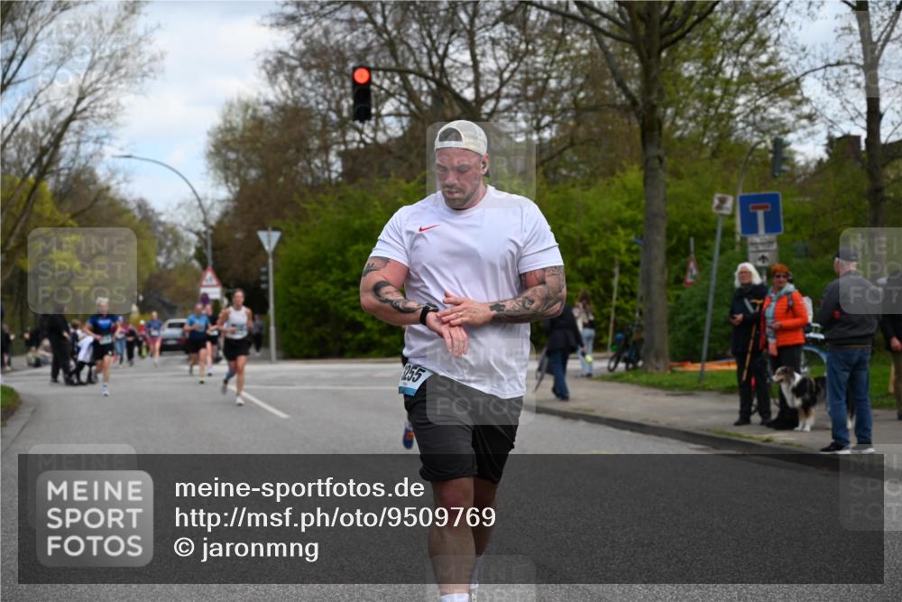 12.04.2026 - 45. Internationalen Wilhelmsburger Insellauf J. Mangold http://msf.ph/oto/9509769 12.04.2026 12:58:33 Ziel 4873, 4344, 3889, 3309, 5613, 3525, 5422, 3088, 3255, 5174, 5174, 5846, 3286, 3623, 4822, 2015, 3926, 3728, 4023, 2009, 4875, 5276, 3017, 5111, 5124, 5644, 5718, 2082, 4741, 5191, 4287, 5219, 2068 meine-sportfotos.de