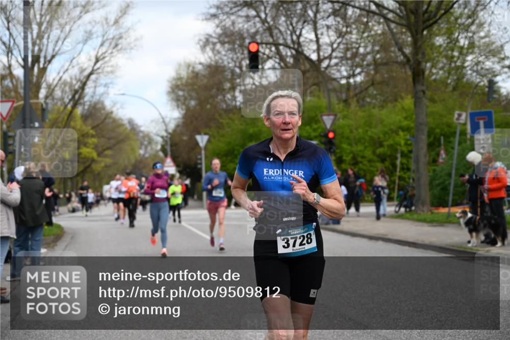 12.04.2026 - 45. Internationalen Wilhelmsburger Insellauf J. Mangold http://msf.ph/oto/9509812 12.04.2026 12:58:43 Ziel 5613, 3525, 5422, 3088, 3255, 5174, 5846, 3286, 3623, 4822, 2015, 3926, 3926, 3728, 4023, 2009, 4875, 5276, 3017, 5111, 5124, 5644, 5718, 2082, 4741, 5191, 5718, 2082, 4741, 5191, 4287, 5219, 2068, 3246, 4035, 5244, 4128, 4565, 5079, 4395, 4187 meine-sportfotos.de