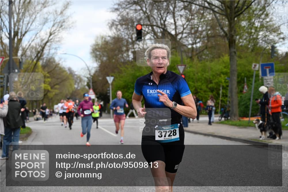 12.04.2026 - 45. Internationalen Wilhelmsburger Insellauf J. Mangold http://msf.ph/oto/9509813 12.04.2026 12:58:43 Ziel 5613, 3525, 5422, 3088, 3255, 5174, 5846, 3286, 3623, 4822, 2015, 3926, 3926, 3728, 4023, 2009, 4875, 5276, 3017, 5111, 5124, 5644, 5718, 2082, 4741, 5191, 5718, 2082, 4741, 5191, 4287, 5219, 2068, 3246, 4035, 5244, 4128, 4565, 5079, 4395, 4187 meine-sportfotos.de