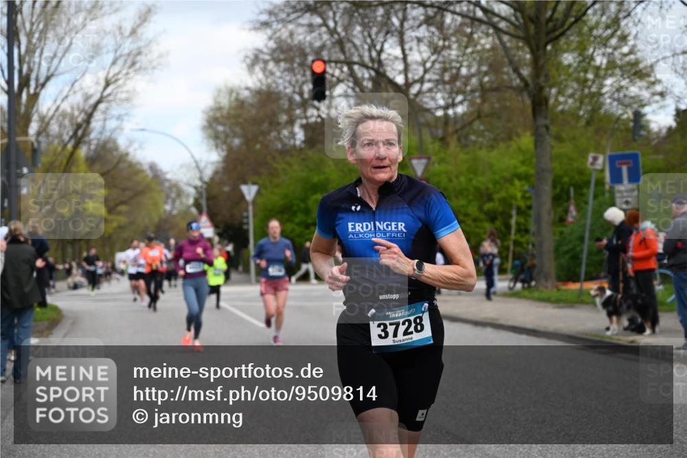 12.04.2026 - 45. Internationalen Wilhelmsburger Insellauf J. Mangold http://msf.ph/oto/9509814 12.04.2026 12:58:43 Ziel 5613, 3525, 5422, 3088, 3255, 5174, 5846, 3286, 3623, 4822, 2015, 3926, 3926, 3728, 4023, 2009, 4875, 5276, 3017, 5111, 5124, 5644, 5718, 2082, 4741, 5191, 5718, 2082, 4741, 5191, 4287, 5219, 2068, 3246, 4035, 5244, 4128, 4565, 5079, 4395, 4187 meine-sportfotos.de
