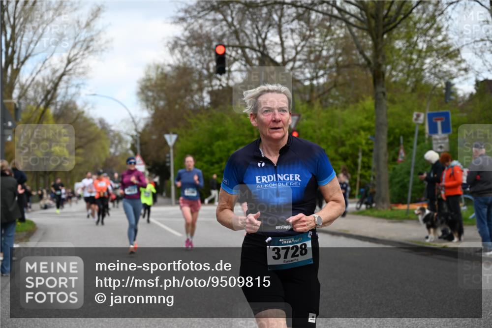 12.04.2026 - 45. Internationalen Wilhelmsburger Insellauf J. Mangold http://msf.ph/oto/9509815 12.04.2026 12:58:43 Ziel 5613, 3525, 5422, 3088, 3255, 5174, 5846, 3286, 3623, 4822, 2015, 3926, 3926, 3728, 4023, 2009, 4875, 5276, 3017, 5111, 5124, 5644, 5718, 2082, 4741, 5191, 5718, 2082, 4741, 5191, 4287, 5219, 2068, 3246, 4035, 5244, 4128, 4565, 5079, 4395, 4187 meine-sportfotos.de
