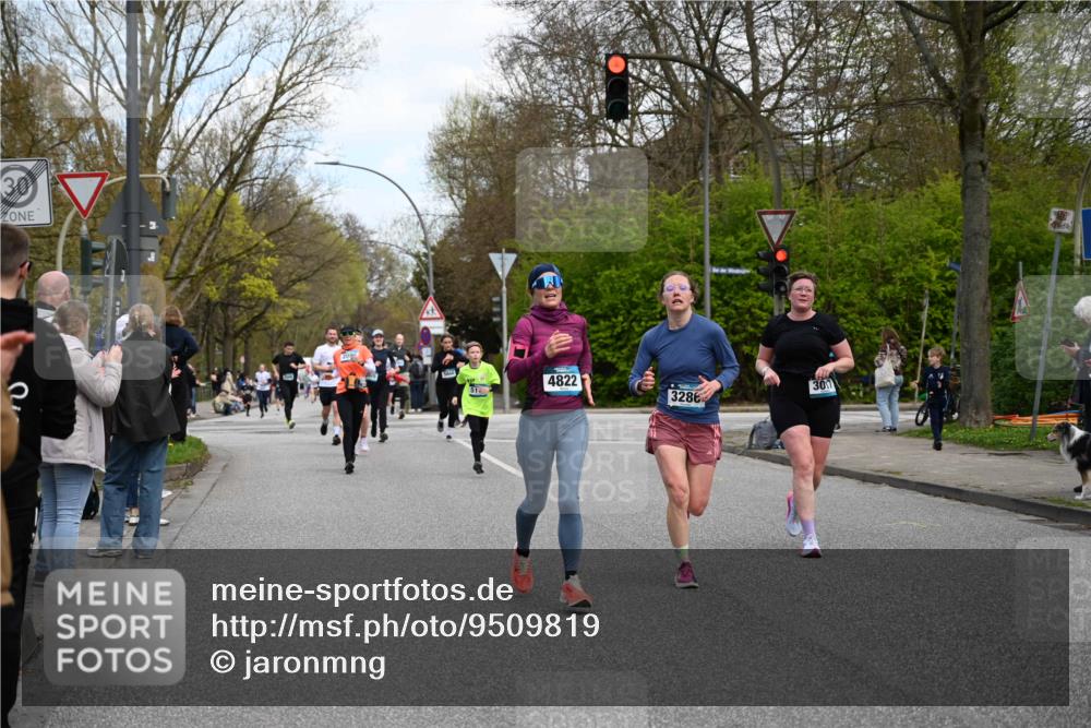 12.04.2026 - 45. Internationalen Wilhelmsburger Insellauf J. Mangold http://msf.ph/oto/9509819 12.04.2026 12:58:44 Ziel 5422, 3088, 3255, 5174, 5846, 3286, 3623, 4822, 2015, 3926, 3728, 4023, 2009, 4875, 5276, 3017, 5111, 5124, 5644, 5718, 2082, 4741, 5191, 4287, 4287, 5219, 2068, 3246, 4035, 5244, 4128, 4565, 5079, 4395, 4187 meine-sportfotos.de
