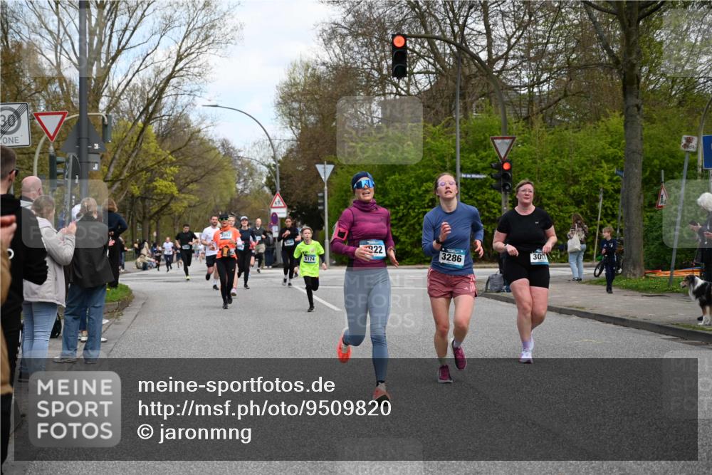 12.04.2026 - 45. Internationalen Wilhelmsburger Insellauf J. Mangold http://msf.ph/oto/9509820 12.04.2026 12:58:44 Ziel 5422, 3088, 3255, 5174, 5846, 3286, 3623, 4822, 2015, 3926, 3728, 4023, 2009, 4875, 5276, 3017, 5111, 5124, 5644, 5718, 2082, 4741, 5191, 4287, 4287, 5219, 2068, 3246, 4035, 5244, 4128, 4565, 5079, 4395, 4187 meine-sportfotos.de
