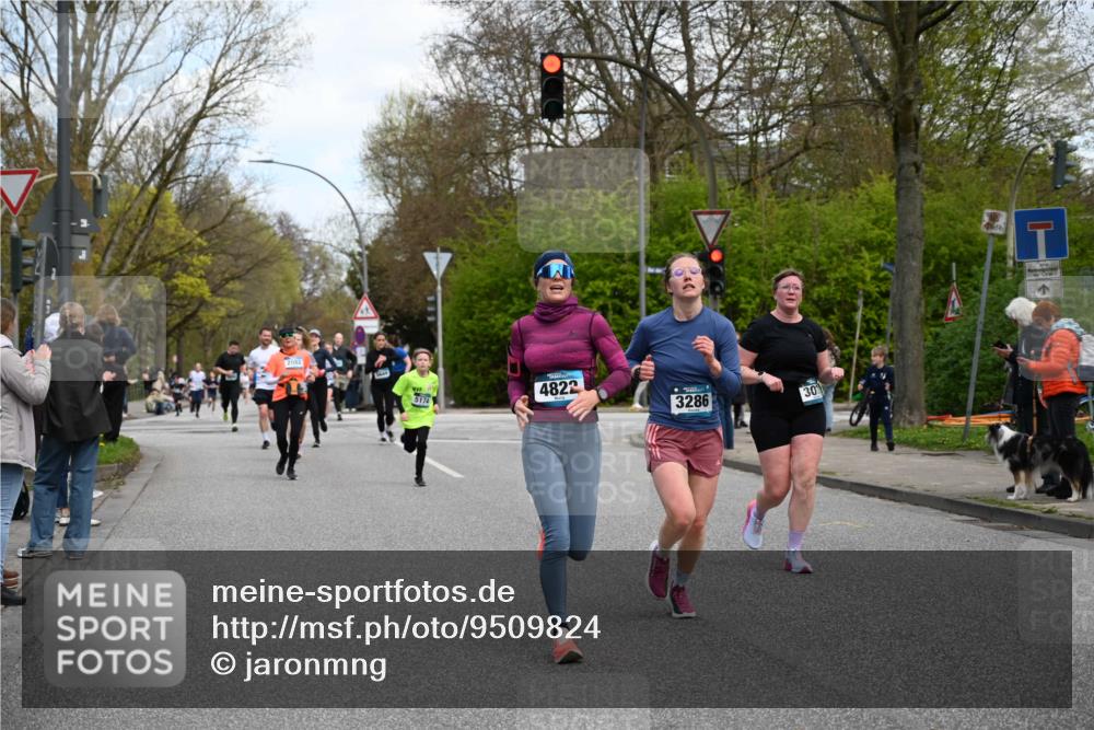 12.04.2026 - 45. Internationalen Wilhelmsburger Insellauf J. Mangold http://msf.ph/oto/9509824 12.04.2026 12:58:45 Ziel 3088, 3255, 5174, 5846, 3286, 3623, 4822, 2015, 3926, 3728, 4023, 2009, 4875, 5276, 3017, 5111, 5124, 5644, 5718, 2082, 4741, 5191, 4287, 5219, 2068, 5219, 2068, 3246, 4035, 5244, 4128, 4565, 5079, 4395, 4187 meine-sportfotos.de