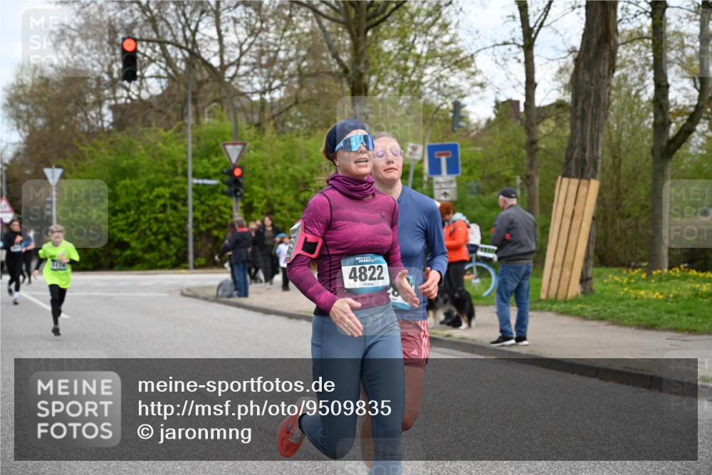12.04.2026 - 45. Internationalen Wilhelmsburger Insellauf J. Mangold http://msf.ph/oto/9509835 12.04.2026 12:58:46 Ziel 3255, 5174, 5846, 3286, 3623, 4822, 2015, 3926, 3728, 4023, 2009, 4875, 5276, 3017, 5111, 5124, 5644, 5718, 2082, 4741, 5191, 4287, 5219, 2068, 3246, 4035, 3246, 4035, 5244, 4128, 4565, 5079, 4395, 4187, 5067 meine-sportfotos.de