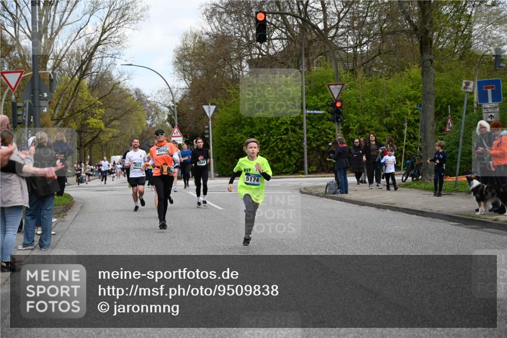 12.04.2026 - 45. Internationalen Wilhelmsburger Insellauf J. Mangold http://msf.ph/oto/9509838 12.04.2026 12:58:47 Ziel 3255, 5174, 5846, 3286, 3623, 4822, 2015, 3926, 3728, 3728, 4023, 2009, 4875, 5276, 3017, 5111, 5124, 5644, 5718, 2082, 4741, 5191, 4287, 5219, 2068, 3246, 4035, 5244, 4128, 4565, 5079, 4395, 4187, 5067, 2069, 4761 meine-sportfotos.de