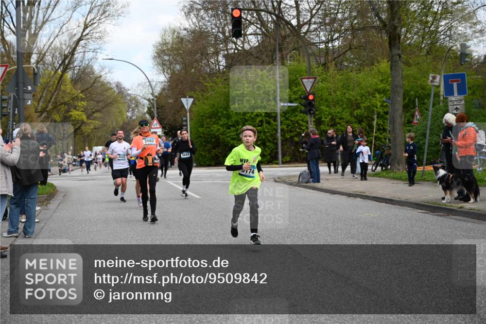 12.04.2026 - 45. Internationalen Wilhelmsburger Insellauf J. Mangold http://msf.ph/oto/9509842 12.04.2026 12:58:47 Ziel 3255, 5174, 5846, 3286, 3623, 4822, 2015, 3926, 3728, 3728, 4023, 2009, 4875, 5276, 3017, 5111, 5124, 5644, 5718, 2082, 4741, 5191, 4287, 5219, 2068, 3246, 4035, 5244, 4128, 4565, 5079, 4395, 4187, 5067, 2069, 4761 meine-sportfotos.de