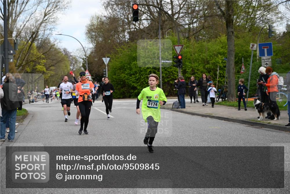 12.04.2026 - 45. Internationalen Wilhelmsburger Insellauf J. Mangold http://msf.ph/oto/9509845 12.04.2026 12:58:47 Ziel 3255, 5174, 5846, 3286, 3623, 4822, 2015, 3926, 3728, 3728, 4023, 2009, 4875, 5276, 3017, 5111, 5124, 5644, 5718, 2082, 4741, 5191, 4287, 5219, 2068, 3246, 4035, 5244, 4128, 4565, 5079, 4395, 4187, 5067, 2069, 4761 meine-sportfotos.de