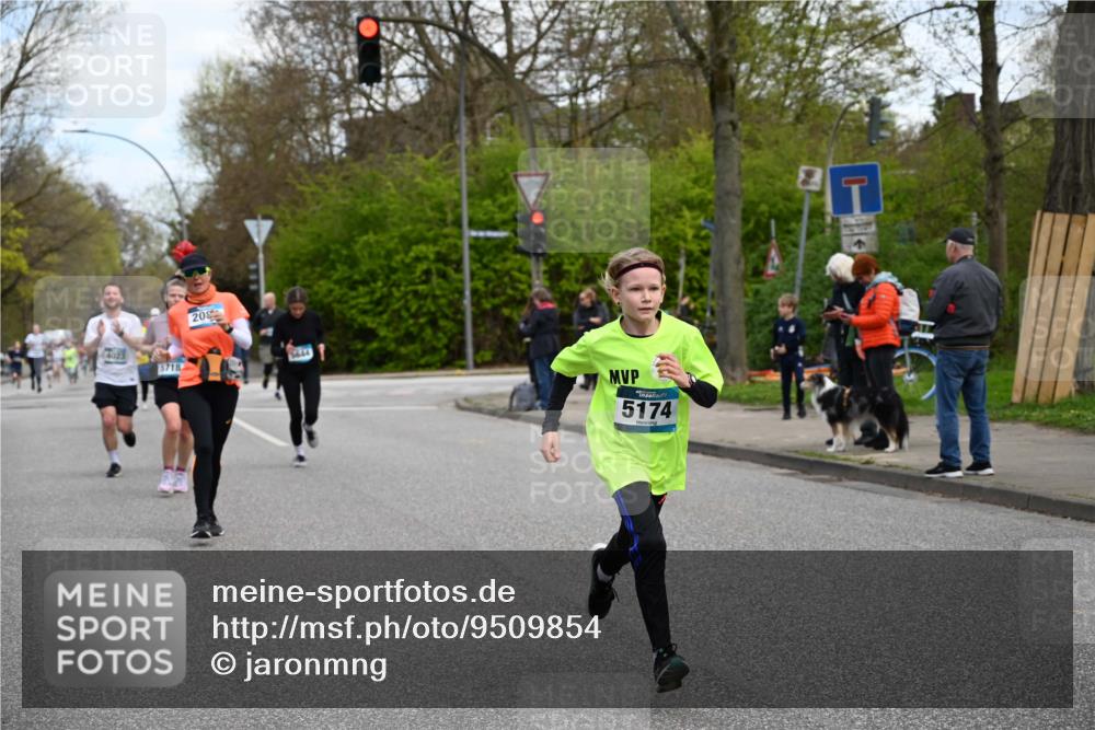 12.04.2026 - 45. Internationalen Wilhelmsburger Insellauf J. Mangold http://msf.ph/oto/9509854 12.04.2026 12:58:48 Ziel 3255, 5174, 5846, 3286, 3623, 4822, 2015, 3926, 3728, 4023, 2009, 4875, 4023, 2009, 4875, 5276, 3017, 5111, 5124, 5644, 5718, 2082, 4741, 5191, 4287, 5219, 2068, 3246, 4035, 5244, 4128, 5244, 4128, 4565, 5079, 4395, 4187, 5067, 2069, 4761 meine-sportfotos.de
