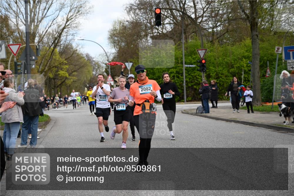 12.04.2026 - 45. Internationalen Wilhelmsburger Insellauf J. Mangold http://msf.ph/oto/9509861 12.04.2026 12:58:50 Ziel 3255, 5174, 5846, 3286, 3623, 4822, 2015, 3926, 3728, 4023, 2009, 4875, 5276, 5276, 3017, 5111, 5124, 5644, 5718, 2082, 4741, 5191, 4287, 5219, 2068, 3246, 4035, 5244, 4128, 4565, 4565, 5079, 4395, 4187, 5067, 2069, 4761, 5179, 3192, 5635, 4917 meine-sportfotos.de
