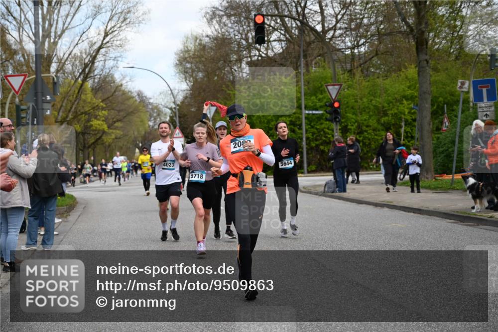 12.04.2026 - 45. Internationalen Wilhelmsburger Insellauf J. Mangold http://msf.ph/oto/9509863 12.04.2026 12:58:50 Ziel 3255, 5174, 5846, 3286, 3623, 4822, 2015, 3926, 3728, 4023, 2009, 4875, 5276, 5276, 3017, 5111, 5124, 5644, 5718, 2082, 4741, 5191, 4287, 5219, 2068, 3246, 4035, 5244, 4128, 4565, 4565, 5079, 4395, 4187, 5067, 2069, 4761, 5179, 3192, 5635, 4917 meine-sportfotos.de