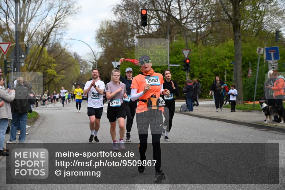12.04.2026 - 45. Internationalen Wilhelmsburger Insellauf J. Mangold http://msf.ph/oto/9509867 12.04.2026 12:58:50 Ziel 3255, 5174, 5846, 3286, 3623, 4822, 2015, 3926, 3728, 4023, 2009, 4875, 5276, 5276, 3017, 5111, 5124, 5644, 5718, 2082, 4741, 5191, 4287, 5219, 2068, 3246, 4035, 5244, 4128, 4565, 4565, 5079, 4395, 4187, 5067, 2069, 4761, 5179, 3192, 5635, 4917 meine-sportfotos.de
