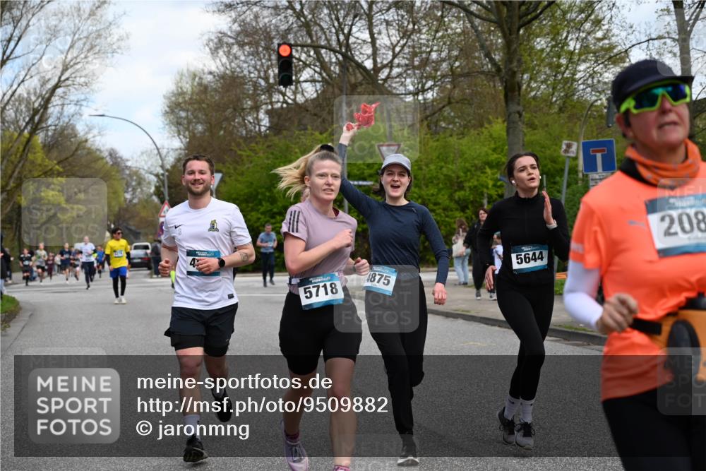 12.04.2026 - 45. Internationalen Wilhelmsburger Insellauf J. Mangold http://msf.ph/oto/9509882 12.04.2026 12:58:52 Ziel 3255, 5174, 5846, 3286, 3623, 4822, 2015, 3926, 3728, 4023, 2009, 4875, 5276, 3017, 3017, 5111, 5124, 5644, 5718, 2082, 4741, 5191, 4287, 5219, 2068, 3246, 4035, 5244, 4128, 4565, 5079, 4395, 4187, 5067, 2069, 4761, 5179, 3192, 5635, 4917, 4171, 4170 meine-sportfotos.de