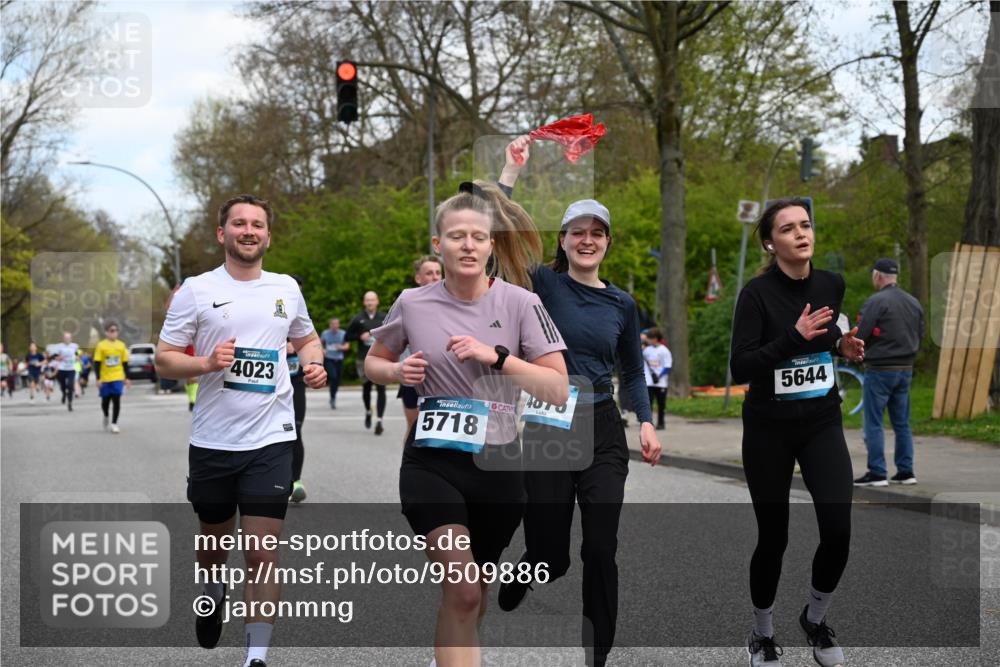 12.04.2026 - 45. Internationalen Wilhelmsburger Insellauf J. Mangold http://msf.ph/oto/9509886 12.04.2026 12:58:52 Ziel 3255, 5174, 5846, 3286, 3623, 4822, 2015, 3926, 3728, 4023, 2009, 4875, 5276, 3017, 3017, 5111, 5124, 5644, 5718, 2082, 4741, 5191, 4287, 5219, 2068, 3246, 4035, 5244, 4128, 4565, 5079, 4395, 4187, 5067, 2069, 4761, 5179, 3192, 5635, 4917, 4171, 4170 meine-sportfotos.de