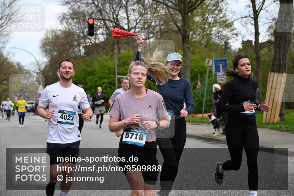 12.04.2026 - 45. Internationalen Wilhelmsburger Insellauf J. Mangold http://msf.ph/oto/9509888 12.04.2026 12:58:52 Ziel 3255, 5174, 5846, 3286, 3623, 4822, 2015, 3926, 3728, 4023, 2009, 4875, 5276, 3017, 3017, 5111, 5124, 5644, 5718, 2082, 4741, 5191, 4287, 5219, 2068, 3246, 4035, 5244, 4128, 4565, 5079, 4395, 4187, 5067, 2069, 4761, 5179, 3192, 5635, 4917, 4171, 4170 meine-sportfotos.de