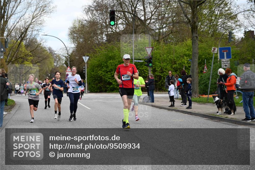 12.04.2026 - 45. Internationalen Wilhelmsburger Insellauf J. Mangold http://msf.ph/oto/9509934 12.04.2026 12:59:01 Ziel 3286, 3623, 4822, 2015, 3926, 3728, 4023, 2009, 4875, 5276, 3017, 5111, 5124, 5644, 5718, 2082, 4741, 5191, 4287, 5219, 2068, 3246, 4035, 5244, 4128, 4565, 5079, 4395, 4187, 5067, 2069, 4761, 5179, 3192, 5179, 3192, 5635, 4917, 4171, 4170, 5011, 4781, 4872, 4581, 5338, 5339 meine-sportfotos.de