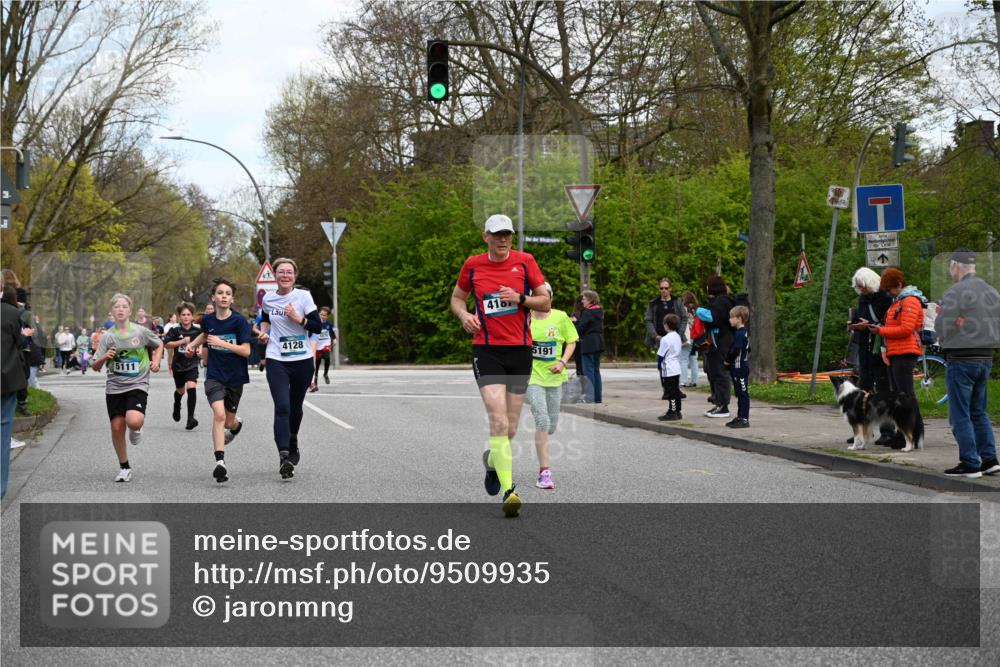 12.04.2026 - 45. Internationalen Wilhelmsburger Insellauf J. Mangold http://msf.ph/oto/9509935 12.04.2026 12:59:01 Ziel 3286, 3623, 4822, 2015, 3926, 3728, 4023, 2009, 4875, 5276, 3017, 5111, 5124, 5644, 5718, 2082, 4741, 5191, 4287, 5219, 2068, 3246, 4035, 5244, 4128, 4565, 5079, 4395, 4187, 5067, 2069, 4761, 5179, 3192, 5179, 3192, 5635, 4917, 4171, 4170, 5011, 4781, 4872, 4581, 5338, 5339 meine-sportfotos.de