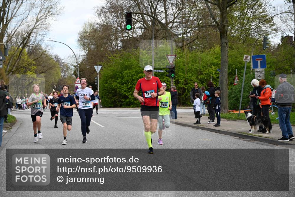 12.04.2026 - 45. Internationalen Wilhelmsburger Insellauf J. Mangold http://msf.ph/oto/9509936 12.04.2026 12:59:01 Ziel 3286, 3623, 4822, 2015, 3926, 3728, 4023, 2009, 4875, 5276, 3017, 5111, 5124, 5644, 5718, 2082, 4741, 5191, 4287, 5219, 2068, 3246, 4035, 5244, 4128, 4565, 5079, 4395, 4187, 5067, 2069, 4761, 5179, 3192, 5179, 3192, 5635, 4917, 4171, 4170, 5011, 4781, 4872, 4581, 5338, 5339 meine-sportfotos.de