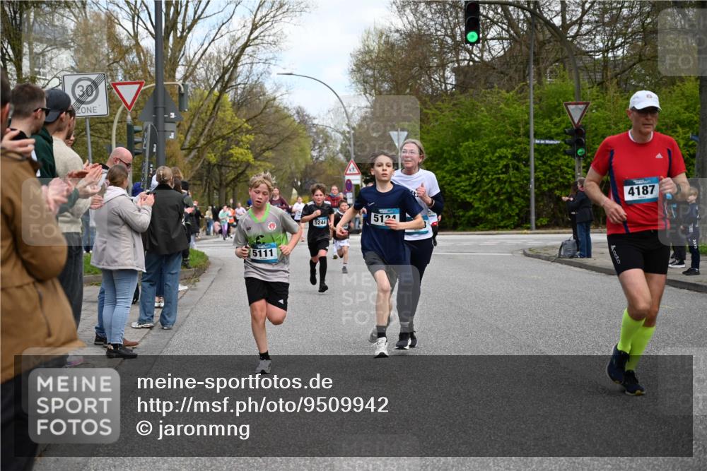 12.04.2026 - 45. Internationalen Wilhelmsburger Insellauf J. Mangold http://msf.ph/oto/9509942 12.04.2026 12:59:02 Ziel 3286, 3623, 4822, 2015, 3926, 3728, 4023, 2009, 4875, 5276, 3017, 5111, 5124, 5644, 5718, 2082, 4741, 5191, 4287, 5219, 2068, 3246, 4035, 5244, 4128, 4565, 4565, 5079, 4395, 4187, 5067, 2069, 4761, 5179, 3192, 5635, 4917, 5635, 4917, 4171, 4170, 5011, 4781, 4872, 4581, 5338, 5339, 2006, 4096, 5081 meine-sportfotos.de