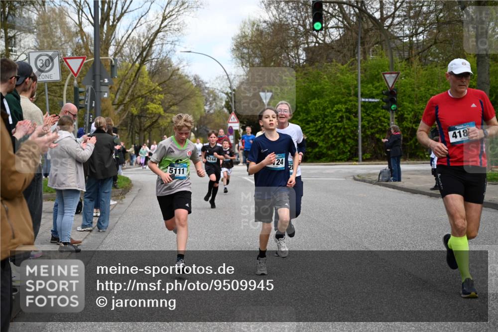 12.04.2026 - 45. Internationalen Wilhelmsburger Insellauf J. Mangold http://msf.ph/oto/9509945 12.04.2026 12:59:02 Ziel 3286, 3623, 4822, 2015, 3926, 3728, 4023, 2009, 4875, 5276, 3017, 5111, 5124, 5644, 5718, 2082, 4741, 5191, 4287, 5219, 2068, 3246, 4035, 5244, 4128, 4565, 4565, 5079, 4395, 4187, 5067, 2069, 4761, 5179, 3192, 5635, 4917, 5635, 4917, 4171, 4170, 5011, 4781, 4872, 4581, 5338, 5339, 2006, 4096, 5081 meine-sportfotos.de