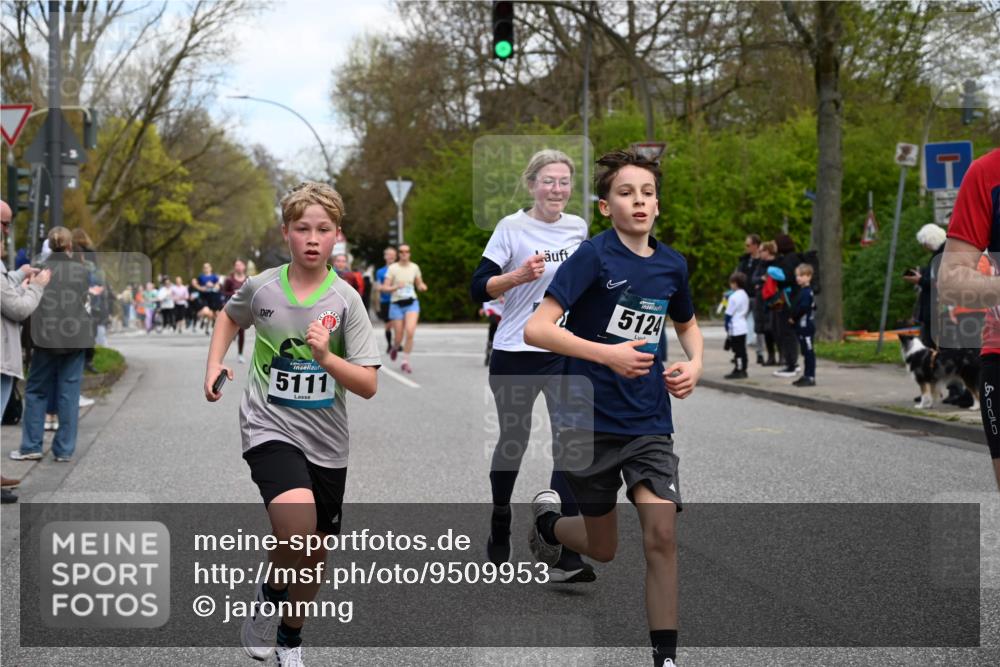 12.04.2026 - 45. Internationalen Wilhelmsburger Insellauf J. Mangold http://msf.ph/oto/9509953 12.04.2026 12:59:03 Ziel 4822, 2015, 3926, 3728, 4023, 2009, 4875, 5276, 3017, 5111, 5124, 5644, 5718, 2082, 4741, 5191, 4287, 5219, 2068, 3246, 4035, 5244, 4128, 4565, 5079, 5079, 4395, 4187, 5067, 2069, 4761, 5179, 3192, 5635, 4917, 4171, 4170, 4171, 4170, 5011, 4781, 4872, 4581, 5338, 5339, 2006, 4096, 5081 meine-sportfotos.de