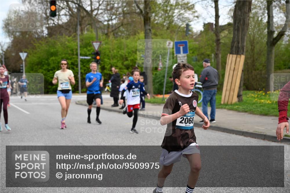12.04.2026 - 45. Internationalen Wilhelmsburger Insellauf J. Mangold http://msf.ph/oto/9509975 12.04.2026 12:59:07 Ziel 2015, 3926, 3728, 4023, 2009, 4875, 5276, 3017, 5111, 5124, 5644, 5718, 2082, 4741, 5191, 4287, 5219, 2068, 3246, 4035, 5244, 4128, 4565, 5079, 4395, 4187, 4187, 5067, 2069, 4761, 5179, 3192, 5635, 4917, 4171, 4170, 5011, 4781, 4872, 4581, 5338, 5339, 2006, 4096, 5081, 4623, 4620 meine-sportfotos.de