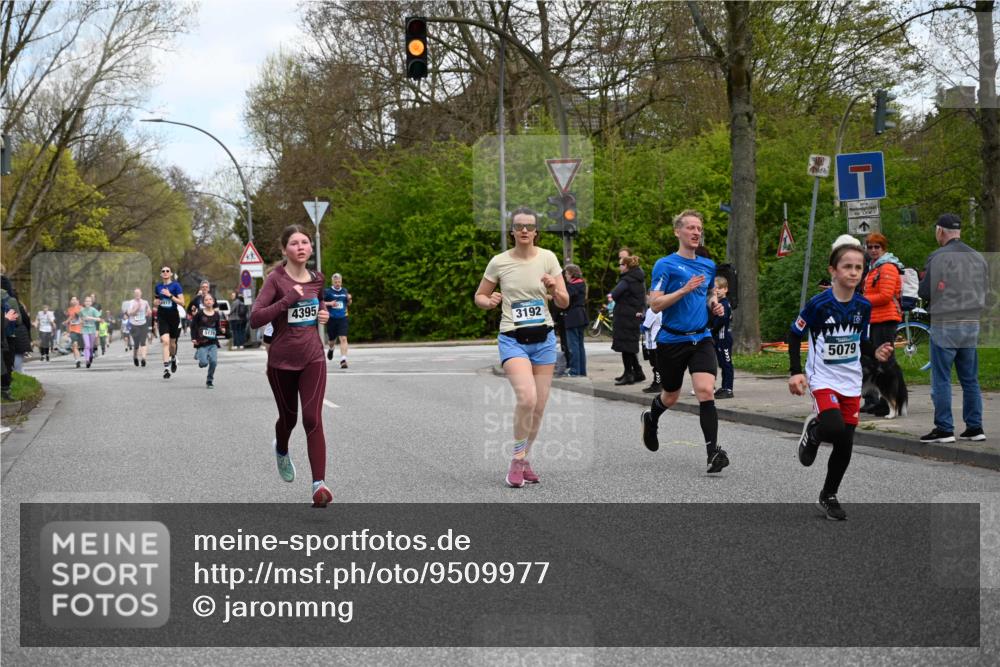 12.04.2026 - 45. Internationalen Wilhelmsburger Insellauf J. Mangold http://msf.ph/oto/9509977 12.04.2026 12:59:08 Ziel 3926, 3728, 4023, 2009, 4875, 5276, 3017, 5111, 5124, 5644, 5718, 2082, 4741, 5191, 4287, 5219, 2068, 3246, 4035, 5244, 4128, 4565, 5079, 4395, 4187, 5067, 2069, 4761, 5179, 3192, 5635, 4917, 4171, 4170, 5011, 4781, 4781, 4872, 4581, 5338, 5339, 2006, 4096, 5081, 4623, 4620 meine-sportfotos.de