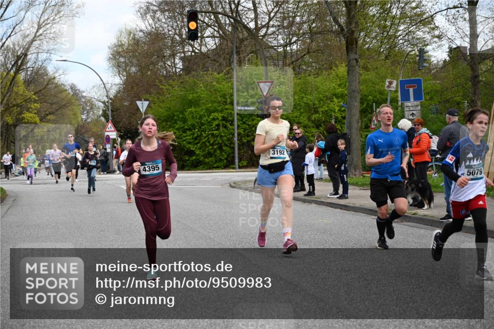 12.04.2026 - 45. Internationalen Wilhelmsburger Insellauf J. Mangold http://msf.ph/oto/9509983 12.04.2026 12:59:08 Ziel 3926, 3728, 4023, 2009, 4875, 5276, 3017, 5111, 5124, 5644, 5718, 2082, 4741, 5191, 4287, 5219, 2068, 3246, 4035, 5244, 4128, 4565, 5079, 4395, 4187, 5067, 2069, 4761, 5179, 3192, 5635, 4917, 4171, 4170, 5011, 4781, 4781, 4872, 4581, 5338, 5339, 2006, 4096, 5081, 4623, 4620 meine-sportfotos.de