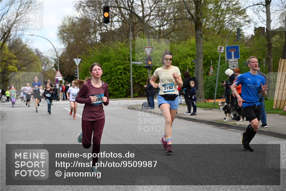 12.04.2026 - 45. Internationalen Wilhelmsburger Insellauf J. Mangold http://msf.ph/oto/9509987 12.04.2026 12:59:09 Ziel 3728, 4023, 2009, 4875, 5276, 3017, 5111, 5124, 5644, 5718, 2082, 4741, 5191, 4287, 5219, 2068, 3246, 4035, 5244, 4128, 4565, 5079, 4395, 4187, 5067, 2069, 4761, 5179, 3192, 5635, 4917, 4171, 4170, 5011, 4781, 4872, 4581, 4872, 4581, 5338, 5339, 2006, 4096, 5081, 4623, 4620, 3999 meine-sportfotos.de