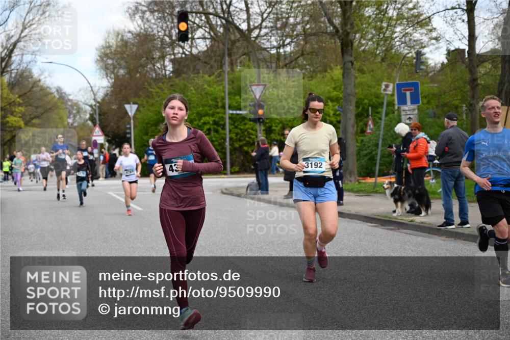 12.04.2026 - 45. Internationalen Wilhelmsburger Insellauf J. Mangold http://msf.ph/oto/9509990 12.04.2026 12:59:09 Ziel 3728, 4023, 2009, 4875, 5276, 3017, 5111, 5124, 5644, 5718, 2082, 4741, 5191, 4287, 5219, 2068, 3246, 4035, 5244, 4128, 4565, 5079, 4395, 4187, 5067, 2069, 4761, 5179, 3192, 5635, 4917, 4171, 4170, 5011, 4781, 4872, 4581, 4872, 4581, 5338, 5339, 2006, 4096, 5081, 4623, 4620, 3999 meine-sportfotos.de