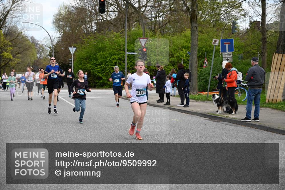 12.04.2026 - 45. Internationalen Wilhelmsburger Insellauf J. Mangold http://msf.ph/oto/9509992 12.04.2026 12:59:12 Ziel 3728, 4023, 2009, 4875, 5276, 3017, 5111, 5124, 5644, 5718, 2082, 4741, 5191, 4287, 5219, 2068, 3246, 4035, 5244, 4128, 4565, 5079, 4395, 4187, 5067, 2069, 4761, 5179, 3192, 5635, 4917, 4171, 4170, 5011, 4781, 4872, 4581, 5338, 5339, 2006, 4096, 5081, 4623, 4620, 3999, 5183, 5863 meine-sportfotos.de