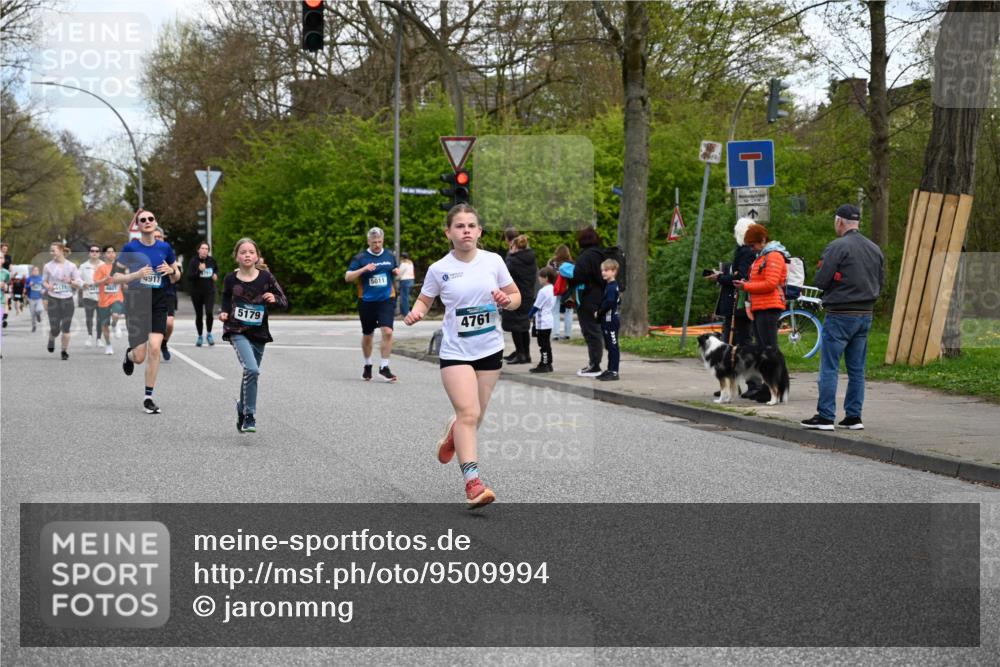 12.04.2026 - 45. Internationalen Wilhelmsburger Insellauf J. Mangold http://msf.ph/oto/9509994 12.04.2026 12:59:12 Ziel 3728, 4023, 2009, 4875, 5276, 3017, 5111, 5124, 5644, 5718, 2082, 4741, 5191, 4287, 5219, 2068, 3246, 4035, 5244, 4128, 4565, 5079, 4395, 4187, 5067, 2069, 4761, 5179, 3192, 5635, 4917, 4171, 4170, 5011, 4781, 4872, 4581, 5338, 5339, 2006, 4096, 5081, 4623, 4620, 3999, 5183, 5863 meine-sportfotos.de