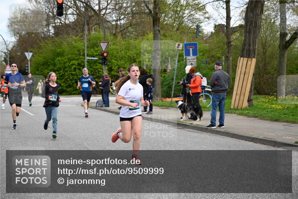 12.04.2026 - 45. Internationalen Wilhelmsburger Insellauf J. Mangold http://msf.ph/oto/9509999 12.04.2026 12:59:13 Ziel 4023, 2009, 4875, 5276, 3017, 5111, 5124, 5644, 5718, 2082, 4741, 5191, 4287, 5219, 2068, 3246, 4035, 5244, 4128, 4565, 5079, 4395, 4187, 5067, 2069, 4761, 5179, 3192, 5179, 3192, 5635, 4917, 4171, 4170, 5011, 4781, 4872, 4581, 5338, 5339, 5339, 2006, 4096, 5081, 4623, 4620, 3999, 5183, 5863, 5550 meine-sportfotos.de