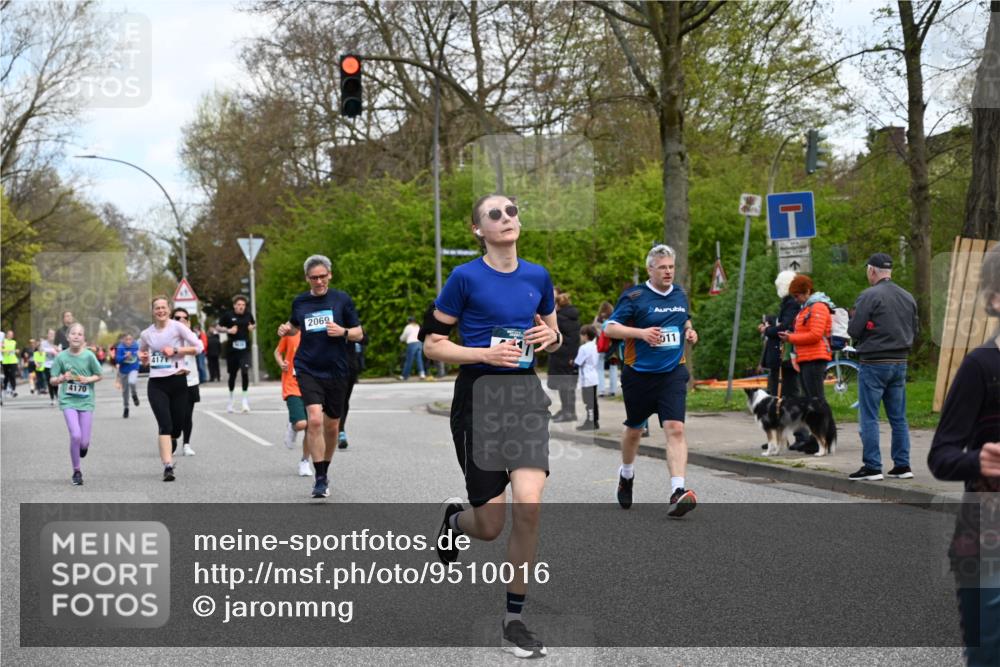 12.04.2026 - 45. Internationalen Wilhelmsburger Insellauf J. Mangold http://msf.ph/oto/9510016 12.04.2026 12:59:15 Ziel 5276, 3017, 5111, 5124, 5644, 5718, 2082, 4741, 5191, 4287, 5219, 2068, 3246, 4035, 5244, 4128, 4565, 5079, 4395, 4187, 5067, 2069, 4761, 5179, 3192, 5635, 4917, 4171, 4170, 4171, 4170, 5011, 4781, 4872, 4581, 5338, 5339, 2006, 4096, 5081, 4623, 4620, 3999, 5183, 5863, 5550, 5074, 5467 meine-sportfotos.de