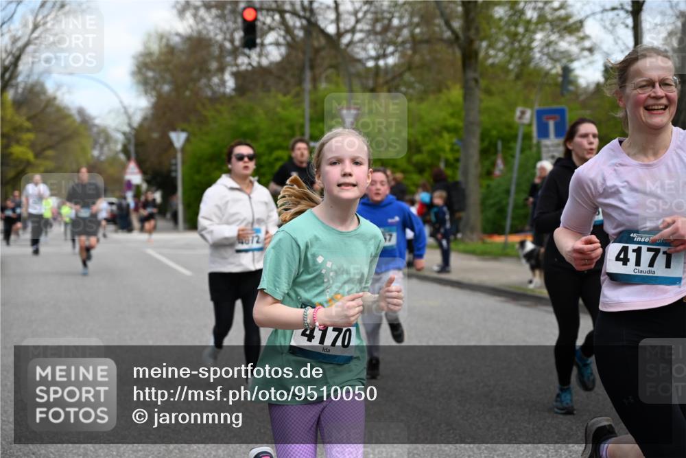 12.04.2026 - 45. Internationalen Wilhelmsburger Insellauf J. Mangold http://msf.ph/oto/9510050 12.04.2026 12:59:20 Ziel 5718, 2082, 4741, 5191, 4287, 5219, 2068, 3246, 4035, 5244, 4128, 4565, 5079, 4395, 4187, 5067, 2069, 4761, 5179, 3192, 5635, 4917, 4171, 4170, 5011, 4781, 4781, 4872, 4581, 5338, 5339, 2006, 4096, 5081, 4623, 4620, 3999, 5183, 5863, 5550, 5074, 5467, 3972, 2984, 2063 meine-sportfotos.de