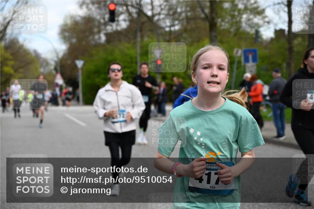 12.04.2026 - 45. Internationalen Wilhelmsburger Insellauf J. Mangold http://msf.ph/oto/9510054 12.04.2026 12:59:20 Ziel 5718, 2082, 4741, 5191, 4287, 5219, 2068, 3246, 4035, 5244, 4128, 4565, 5079, 4395, 4187, 5067, 2069, 4761, 5179, 3192, 5635, 4917, 4171, 4170, 5011, 4781, 4781, 4872, 4581, 5338, 5339, 2006, 4096, 5081, 4623, 4620, 3999, 5183, 5863, 5550, 5074, 5467, 3972, 2984, 2063 meine-sportfotos.de
