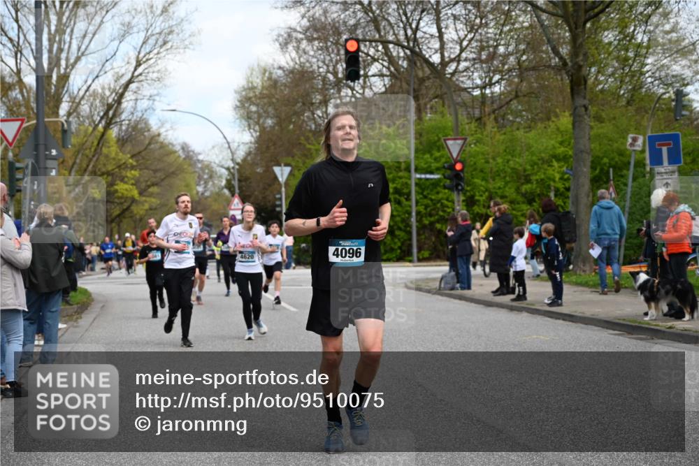 12.04.2026 - 45. Internationalen Wilhelmsburger Insellauf J. Mangold http://msf.ph/oto/9510075 12.04.2026 12:59:25 Ziel 5244, 4128, 4565, 5079, 4395, 4187, 5067, 2069, 4761, 5179, 3192, 5635, 4917, 4171, 4170, 5011, 4781, 4872, 4581, 5338, 5339, 5339, 2006, 4096, 5081, 4623, 4620, 3999, 5183, 5863, 5550, 5550, 5074, 5467, 3972, 2984, 2063, 2735, 5657, 4782, 2117 meine-sportfotos.de
