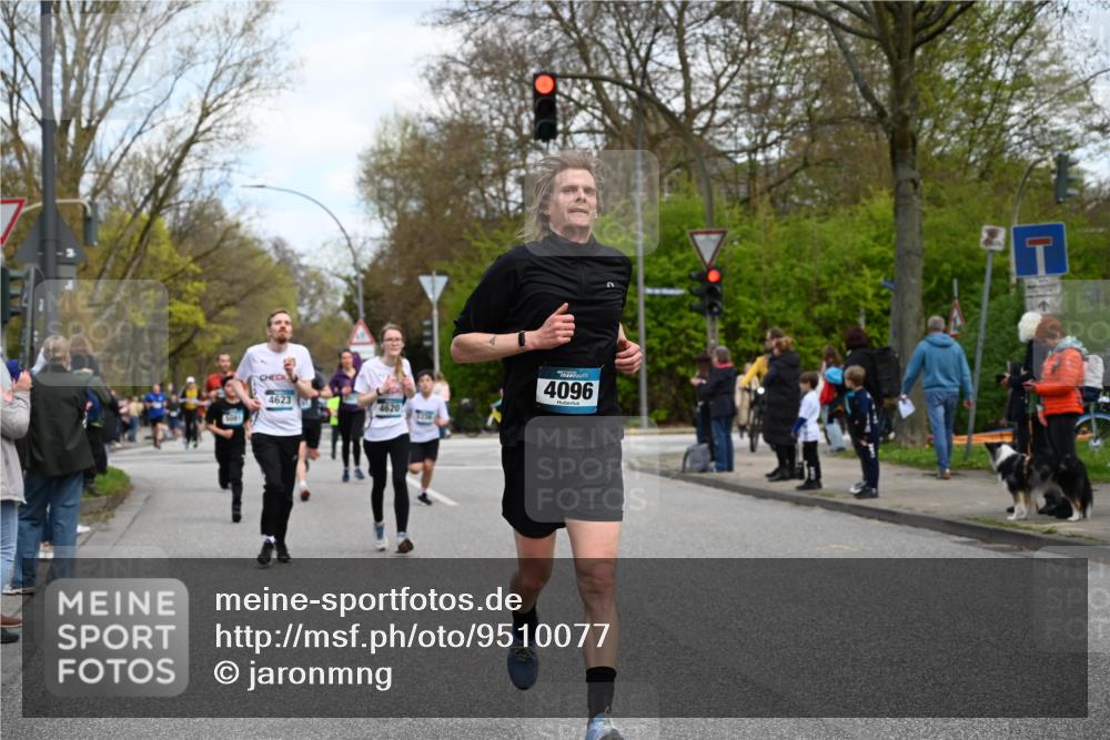 12.04.2026 - 45. Internationalen Wilhelmsburger Insellauf J. Mangold http://msf.ph/oto/9510077 12.04.2026 12:59:25 Ziel 5244, 4128, 4565, 5079, 4395, 4187, 5067, 2069, 4761, 5179, 3192, 5635, 4917, 4171, 4170, 5011, 4781, 4872, 4581, 5338, 5339, 5339, 2006, 4096, 5081, 4623, 4620, 3999, 5183, 5863, 5550, 5550, 5074, 5467, 3972, 2984, 2063, 2735, 5657, 4782, 2117 meine-sportfotos.de