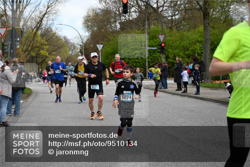 12.04.2026 - 45. Internationalen Wilhelmsburger Insellauf J. Mangold http://msf.ph/oto/9510134 12.04.2026 12:59:38 Ziel 5179, 3192, 5635, 4917, 4171, 4170, 5011, 4781, 4872, 4581, 5338, 5339, 2006, 4096, 5081, 4623, 4620, 3999, 5183, 5863, 5550, 5074, 5074, 5467, 3972, 2984, 2063, 2735, 5657, 4782, 2117, 2683, 2683, 4983, 3403, 4530, 5107, 5120, 2291, 5104, 5670, 5145, 5669, 3212, 3167, 3318, 3314, 3165, 4698, 4962, 5798 meine-sportfotos.de