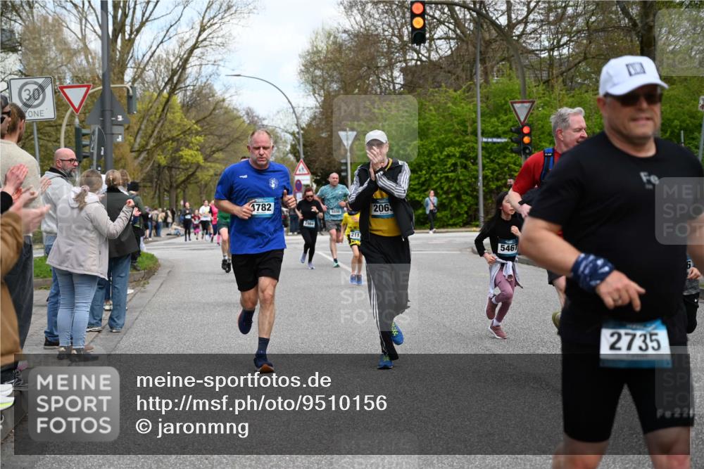 12.04.2026 - 45. Internationalen Wilhelmsburger Insellauf J. Mangold http://msf.ph/oto/9510156 12.04.2026 12:59:40 Ziel 4171, 4170, 5011, 4781, 4872, 4581, 5338, 5339, 2006, 4096, 5081, 4623, 4620, 3999, 5183, 5863, 5550, 5074, 5467, 3972, 2984, 2063, 2735, 5657, 4782, 2117, 2683, 4983, 3403, 4530, 5107, 5120, 4530, 5107, 5120, 2291, 5104, 5670, 5145, 5669, 3212, 3167, 3318, 3314, 3165, 4698, 4962, 5798 meine-sportfotos.de