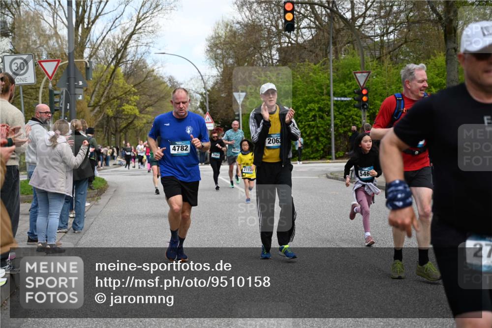12.04.2026 - 45. Internationalen Wilhelmsburger Insellauf J. Mangold http://msf.ph/oto/9510158 12.04.2026 12:59:41 Ziel 5011, 4781, 4872, 4581, 5338, 5339, 2006, 4096, 5081, 4623, 4620, 3999, 5183, 5863, 5550, 5074, 5467, 3972, 3972, 2984, 2063, 2735, 5657, 4782, 2117, 2683, 4983, 3403, 4530, 5107, 5120, 2291, 5104, 5670, 5145, 5669, 2291, 5104, 5670, 5145, 5669, 3212, 3167, 3318, 3314, 3165, 4698, 4962, 5798, 4074, 5828 meine-sportfotos.de