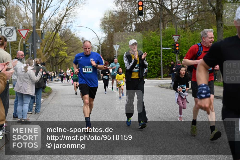 12.04.2026 - 45. Internationalen Wilhelmsburger Insellauf J. Mangold http://msf.ph/oto/9510159 12.04.2026 12:59:41 Ziel 5011, 4781, 4872, 4581, 5338, 5339, 2006, 4096, 5081, 4623, 4620, 3999, 5183, 5863, 5550, 5074, 5467, 3972, 3972, 2984, 2063, 2735, 5657, 4782, 2117, 2683, 4983, 3403, 4530, 5107, 5120, 2291, 5104, 5670, 5145, 5669, 2291, 5104, 5670, 5145, 5669, 3212, 3167, 3318, 3314, 3165, 4698, 4962, 5798, 4074, 5828 meine-sportfotos.de