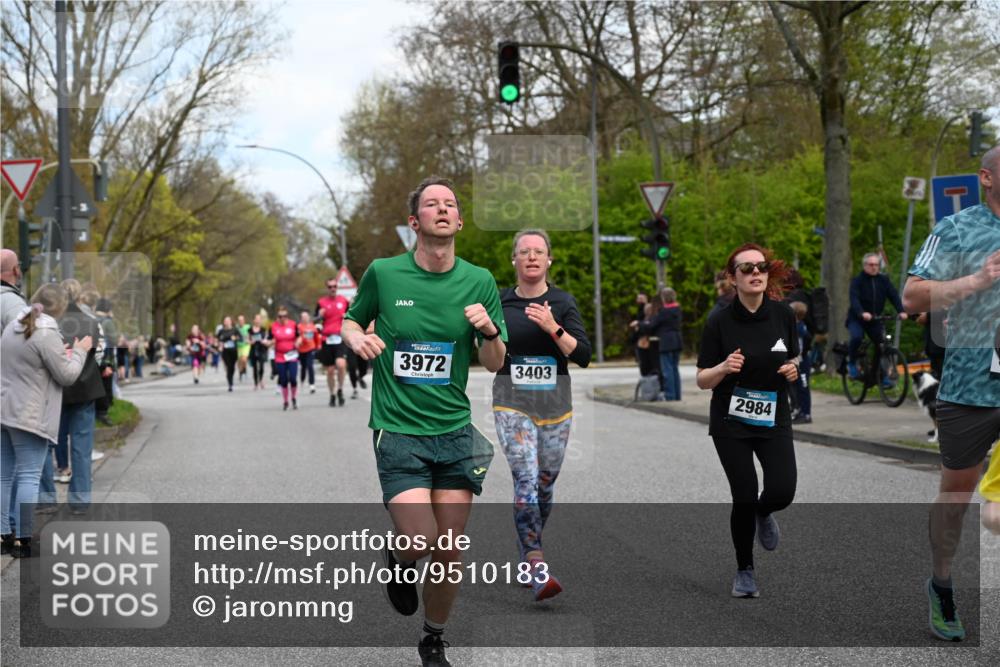 12.04.2026 - 45. Internationalen Wilhelmsburger Insellauf J. Mangold http://msf.ph/oto/9510183 12.04.2026 12:59:45 Ziel 4781, 4872, 4581, 5338, 5339, 2006, 4096, 5081, 4623, 4620, 3999, 5183, 5863, 5550, 5074, 5467, 3972, 2984, 2063, 2735, 2735, 5657, 4782, 2117, 2683, 4983, 3403, 4530, 5107, 5120, 2291, 5104, 5670, 5145, 5669, 3212, 3167, 3318, 3314, 3165, 4698, 4962, 5798, 4074, 5828, 5610, 5083 meine-sportfotos.de