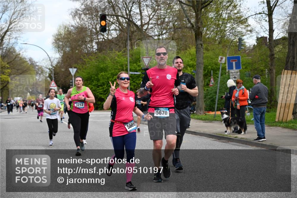 12.04.2026 - 45. Internationalen Wilhelmsburger Insellauf J. Mangold http://msf.ph/oto/9510197 12.04.2026 12:59:52 Ziel 4623, 4620, 3999, 5183, 5863, 5550, 5074, 5467, 3972, 2984, 2063, 2735, 5657, 4782, 2117, 2683, 4983, 3403, 4530, 5107, 5120, 4530, 5107, 5120, 2291, 5104, 5670, 5145, 5669, 3212, 3167, 3318, 3314, 3165, 4698, 4962, 5798, 4074, 5828, 5610, 5083, 4410, 3378 meine-sportfotos.de