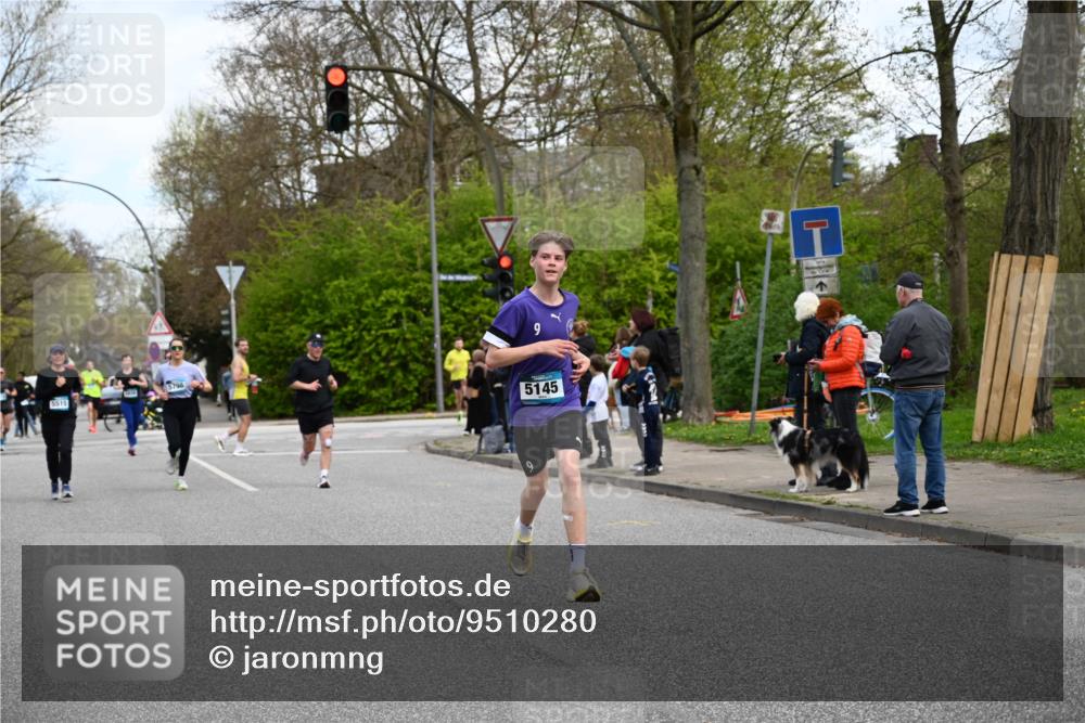 12.04.2026 - 45. Internationalen Wilhelmsburger Insellauf J. Mangold http://msf.ph/oto/9510280 12.04.2026 13:00:03 Ziel 5074, 5467, 3972, 2984, 2063, 2735, 5657, 4782, 2117, 2683, 4983, 3403, 4530, 5107, 5120, 2291, 5104, 5670, 5145, 5669, 3212, 3167, 3318, 3314, 3165, 4698, 4962, 5798, 4074, 5828, 5610, 5083, 4410, 3378, 5012, 2303, 4997, 4397, 5854 meine-sportfotos.de