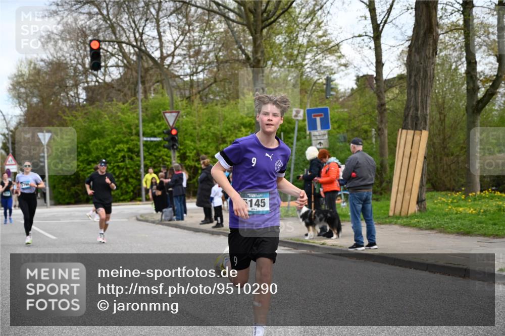 12.04.2026 - 45. Internationalen Wilhelmsburger Insellauf J. Mangold http://msf.ph/oto/9510290 12.04.2026 13:00:03 Ziel 5074, 5467, 3972, 2984, 2063, 2735, 5657, 4782, 2117, 2683, 4983, 3403, 4530, 5107, 5120, 2291, 5104, 5670, 5145, 5669, 3212, 3167, 3318, 3314, 3165, 4698, 4962, 5798, 4074, 5828, 5610, 5083, 4410, 3378, 5012, 2303, 4997, 4397, 5854 meine-sportfotos.de