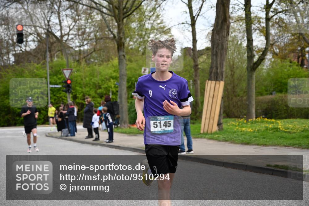 12.04.2026 - 45. Internationalen Wilhelmsburger Insellauf J. Mangold http://msf.ph/oto/9510294 12.04.2026 13:00:04 Ziel 5467, 3972, 2984, 2063, 2735, 5657, 4782, 2117, 2683, 4983, 3403, 4530, 5107, 5120, 2291, 5104, 5670, 5145, 5669, 3212, 3167, 3318, 3314, 3165, 4698, 4962, 5798, 4074, 5828, 5610, 5083, 4410, 3378, 3378, 5012, 2303, 4997, 4397, 5854 meine-sportfotos.de
